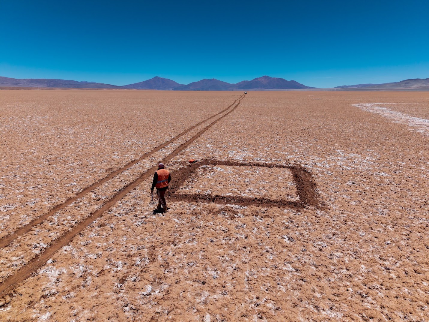 TEM field survey advancing lithium exploration on a salt flat in the Argentine Puna